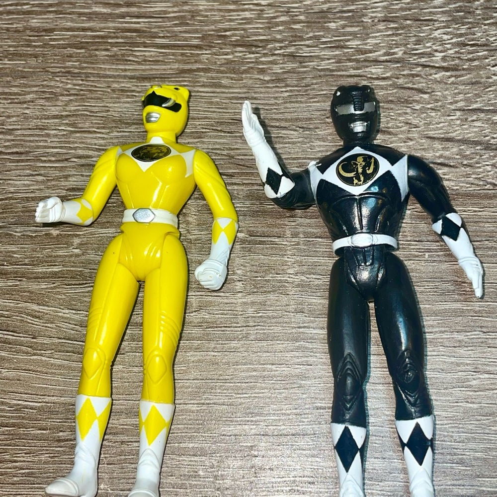 1995 Saban Power Rangers Vintage 4" Action Figure Yellow & Black